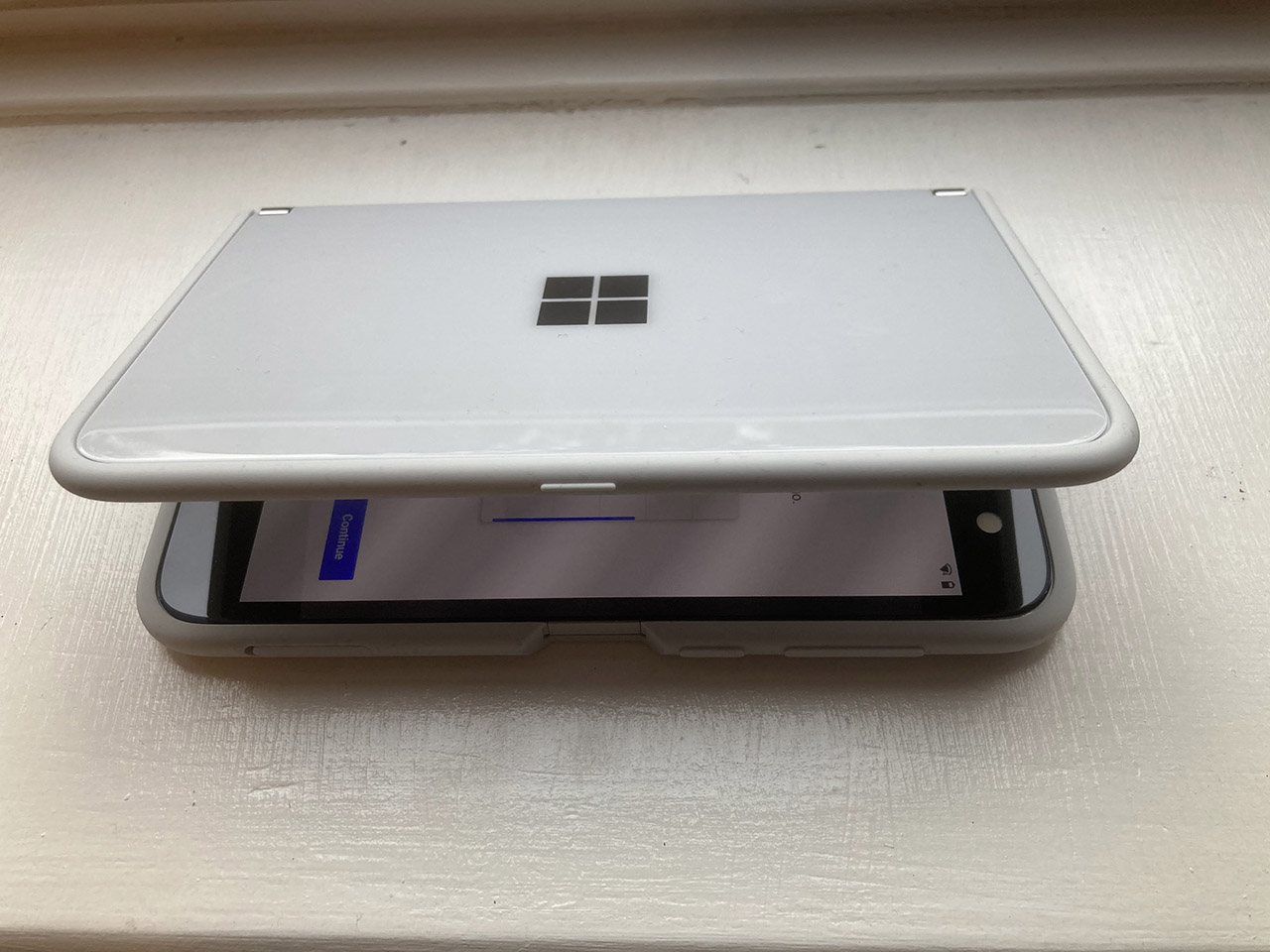 Microsoft Surface Duo, Bumper applied